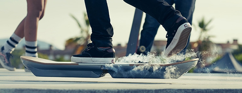 La patineta de 'Volver al futuro' es una realidad con Lexus Slide